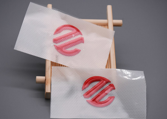 3D moldeó los logotipos de encargo de las etiquetas de la transferencia de calor del silicón para la ropa