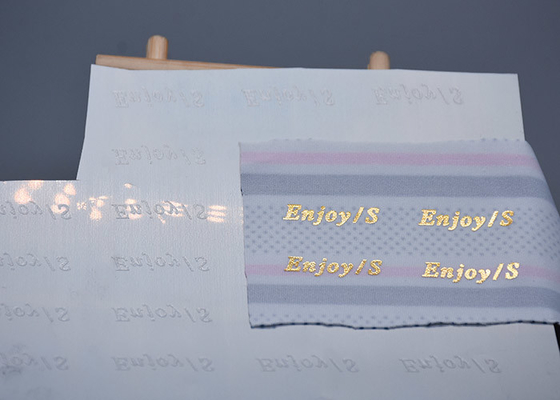 La hoja imprimió a Logo Heat Transfer Labels Custom brillante para la ropa
