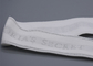 La ropa modificó la cinta elástico del telar jacquar para requisitos particulares blanco de 35m m con el logotipo de plata brillante