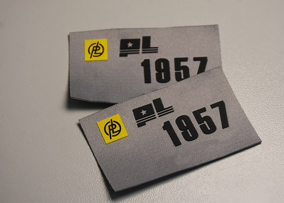 La etiqueta tejida renovable imprimió remiendos con el silicón aumentado Logo For Clothing