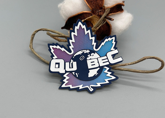 Etiquetas impresas de base de color ecológico de silicona personalizadas para prendas de vestir