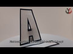 Parche de silicona mate con logo estampado en tejido, blanco, para prendas