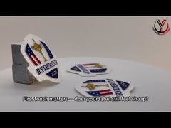 Impresión de logotipos personalizados de silicona en etiquetas de tela tejida para prendas