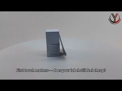 Las etiquetas impresas adhesivas de la ropa del silicón del derretimiento caliente modificaron la tela cruzada para requisitos particulares detrás