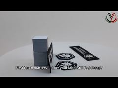 Ver la demostración de la etiqueta de transferencia de calor de silicona 3D uniforme de 5 combinaciones de colores con hebillas metálicas