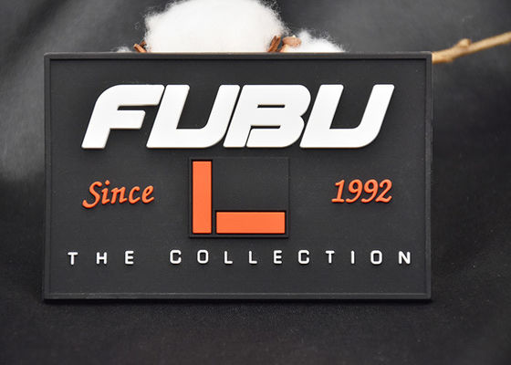 Remiendos grabados en relieve del PVC 3D, ropa y remiendos de goma de encargo de los bolsos