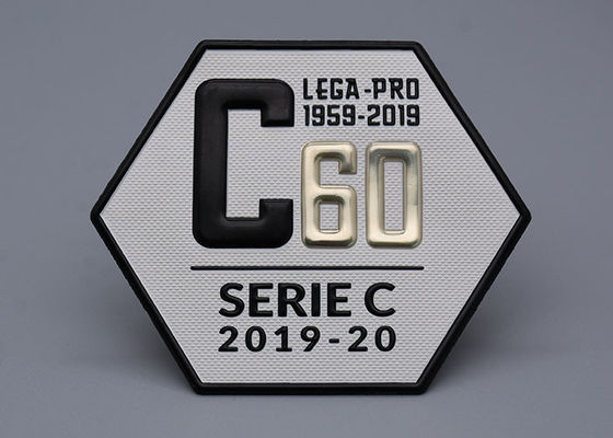 El voltaje modificó etiquetas de la ropa para requisitos particulares de la transferencia de calor con el logotipo de 3D TPU