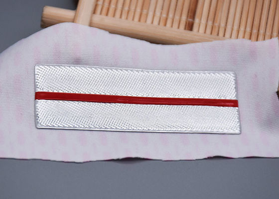 Ropa bicolor de TPU Debossed Logo Heat Transfer Labels For