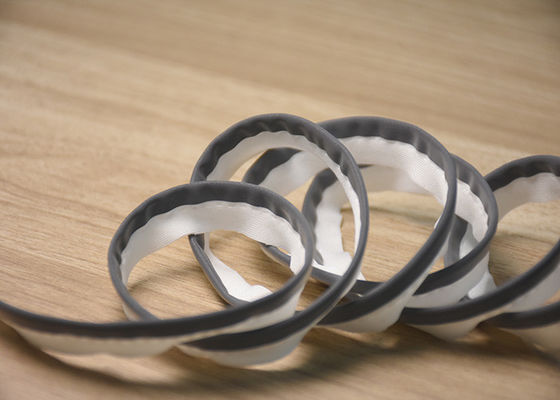 Cintas reflectoras personalizadas cosidas en prendas